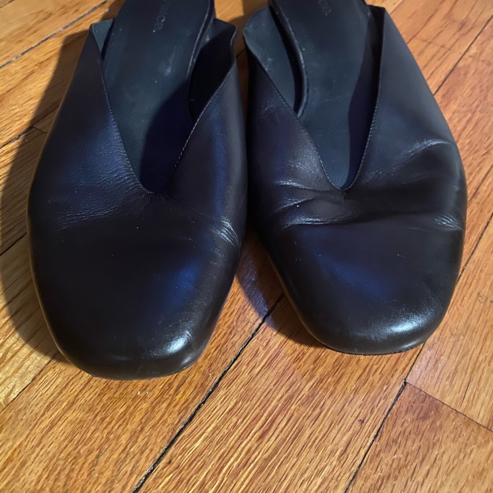Vince Levine v-cut mule - Picture 4 of 7